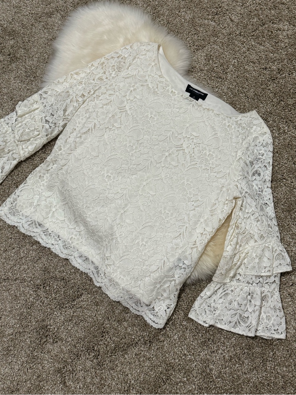 NWOT Liz Claiborne Women’s Cream Lace Bell Sleeve Boat Neck Blouse Size M